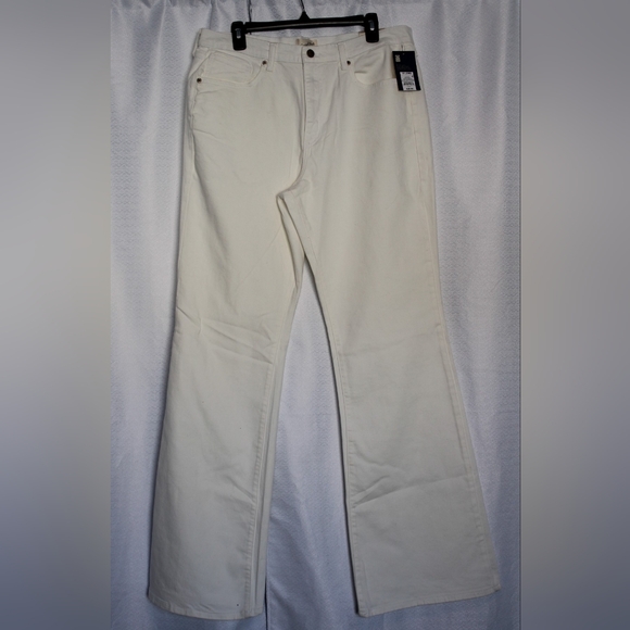 NWT Universal Thread High-Rise Flare Jeans – White 16 Long - Picture 3 of 8